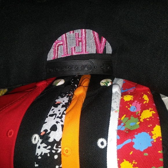 Snapback caps - Picture 2 of 2